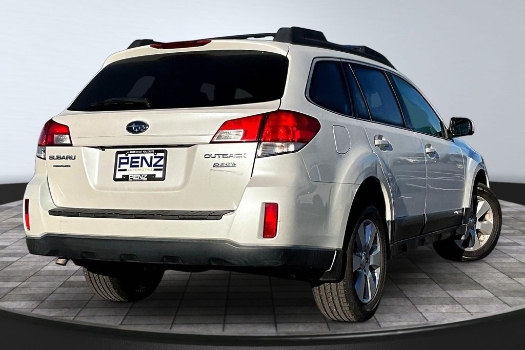 Used 2011 Subaru Outback 2.5i Premium AWD/4WD image 6