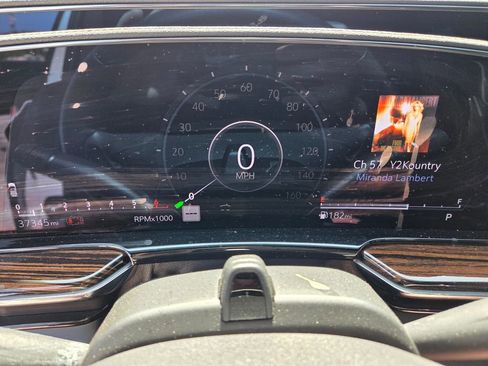 Used 2023 Cadillac Escalade Premium Luxury image 34