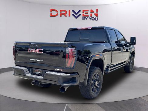 Used 2024 GMC Sierra 3500 AT4 w/ AT4 Premium Plus Package AWD/4WD image 4