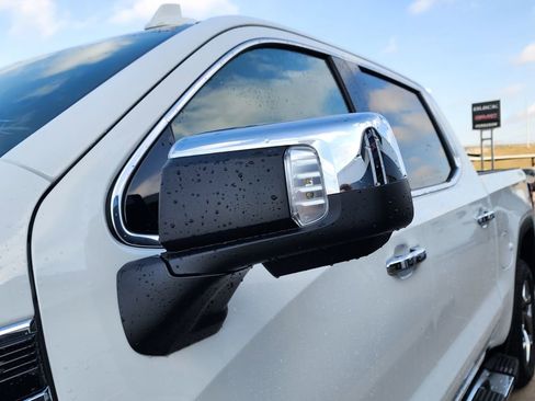 New 2026 GMC Sierra 1500 SLT image 13