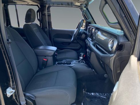 Used 2023 Jeep Gladiator Overland AWD/4WD image 15