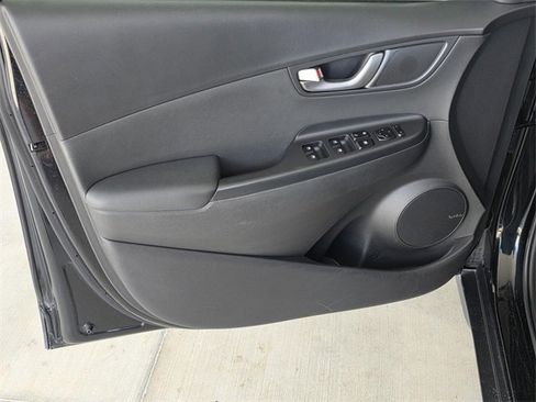 Used 2019 Hyundai Kona Limited image 29