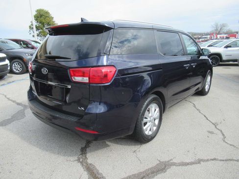 Used 2018 Kia Sedona LX w/ LX Essentials Premium Package image 5