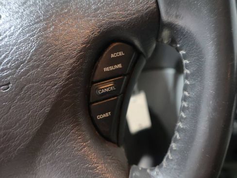 Used 2007 Chrysler Town & Country Touring w/ Leather Interior Group FWD image 25