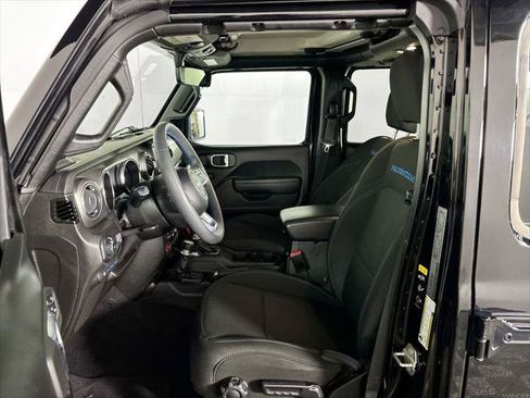Certified 2023 Jeep Wrangler Unlimited Rubicon 4xe AWD/4WD image 12
