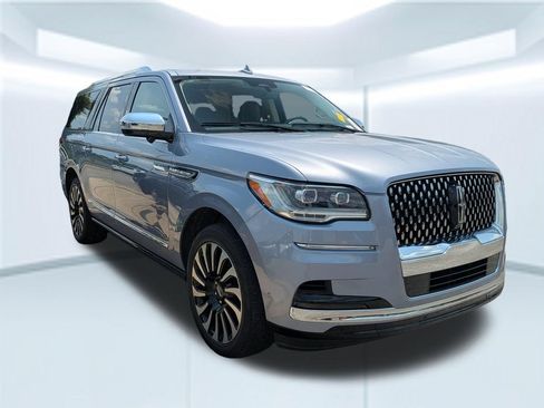 Used 2023 Lincoln Navigator L Black Label AWD/4WD image 2