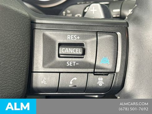 Used 2025 Nissan Rogue SV image 29