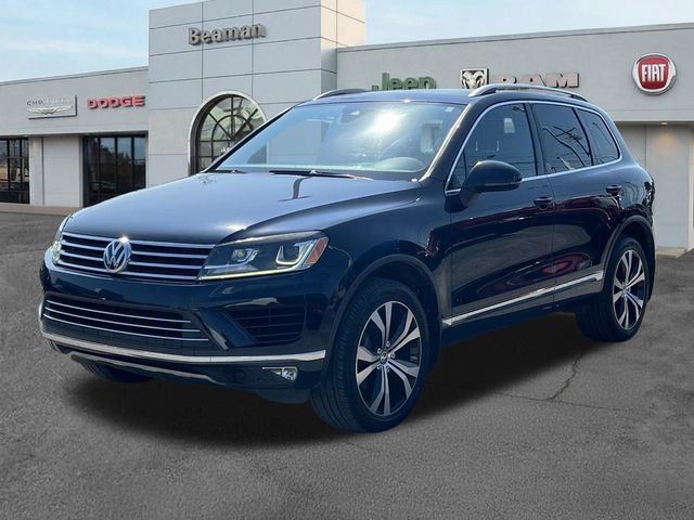 Used 2017 Volkswagen Touareg Wolfsburg Edition AWD/4WD image 3