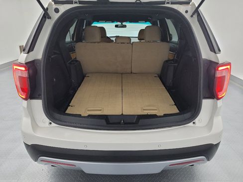 Used 2016 Ford Explorer XLT w/ Equipment Group 201A FWD image 29