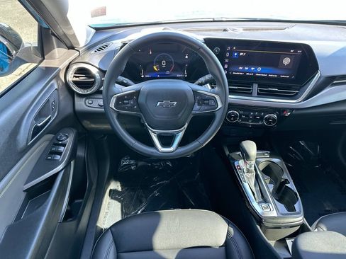 Used 2025 Chevrolet Trax ACTIV w/ Driver Confidence Package FWD image 21