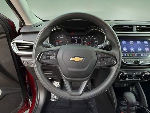 Used 2023 Chevrolet TrailBlazer LT w/ Convenience Package AWD/4WD image 12