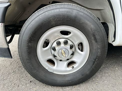 Used 2024 Chevrolet Express 2500 w/ Driver Convenience Package image 19