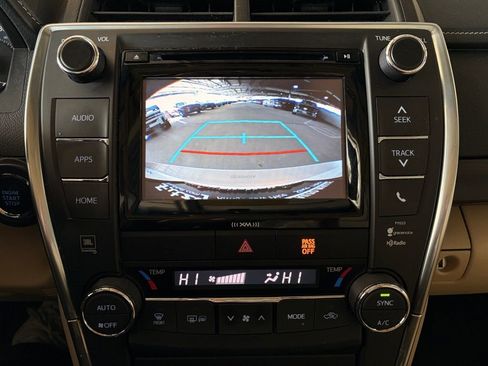 Used 2017 Toyota Camry XLE image 21