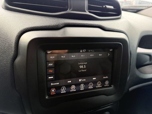 Used 2020 Jeep Renegade Latitude FWD image 25