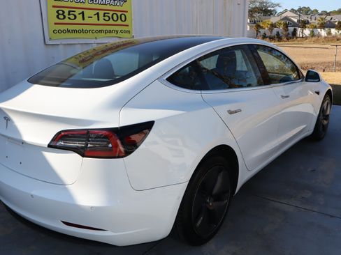 Used 2018 Tesla Model 3 Mid Range image 9