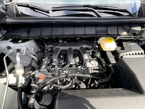 New 2025 Nissan Pathfinder SV image 7