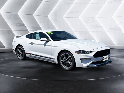 Used 2022 Ford Mustang GT Premium w/ Equipment Group 401A RWD image 7