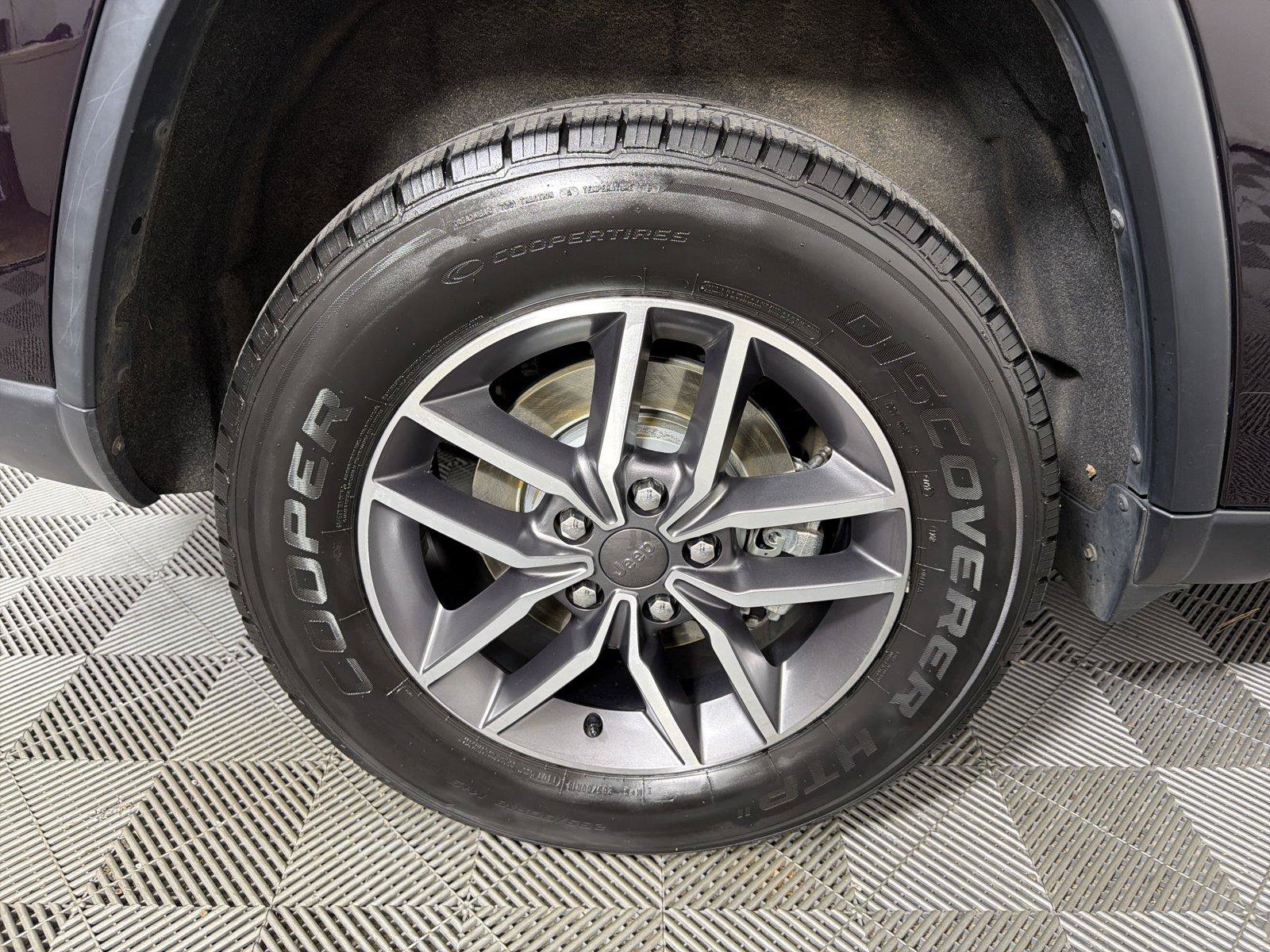 Used 2021 Jeep Grand Cherokee Limited RWD image 15
