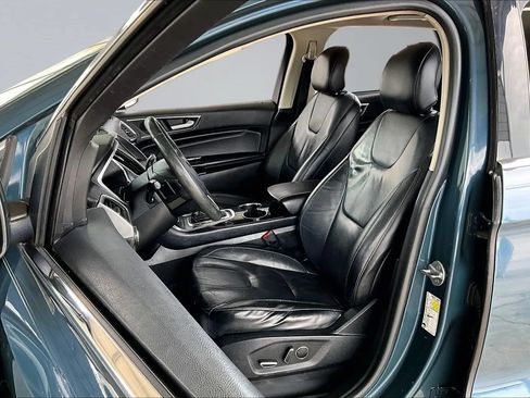 Used 2016 Ford Edge Titanium w/ Technology Package FWD image 18
