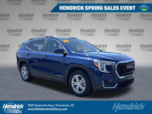Used 2023 GMC Terrain SLE w/ Driver Convenience Package image 1