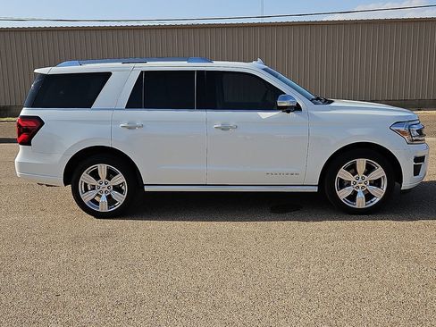 Used 2023 Ford Expedition Platinum RWD image 12