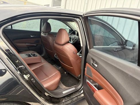 Used 2017 Acura TLX w/ Technology Package FWD image 2