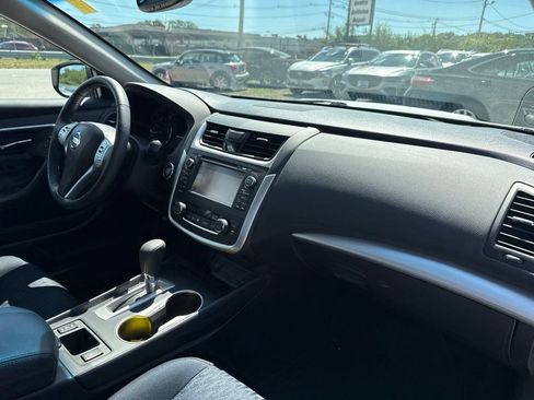 Used 2017 Nissan Altima 2.5 SV w/ Convenience Package FWD image 24
