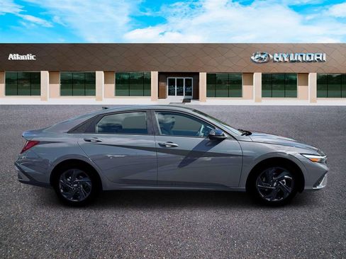 New 2026 Hyundai Elantra Sport FWD image 9