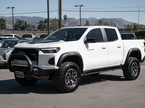 New 2026 Chevrolet Colorado ZR2 w/ Off-Road Front Bumper Package image 8