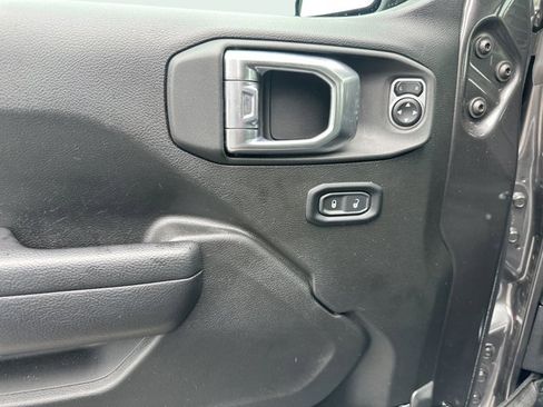 Certified 2024 Jeep Gladiator Sport image 16