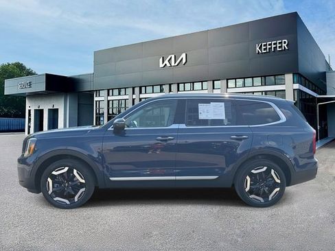 Certified 2025 Kia Telluride S FWD image 5