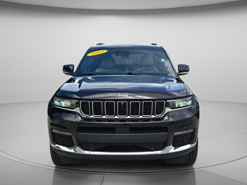 Used 2023 Jeep Grand Cherokee L Limited w/ Luxury Tech Group II RWD image 5