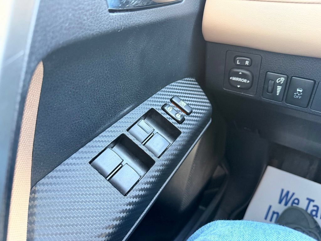 Used 2015 Toyota RAV4 XLE FWD image 23