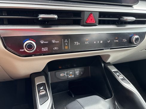 Certified 2025 Kia Sorento S AWD/4WD image 9