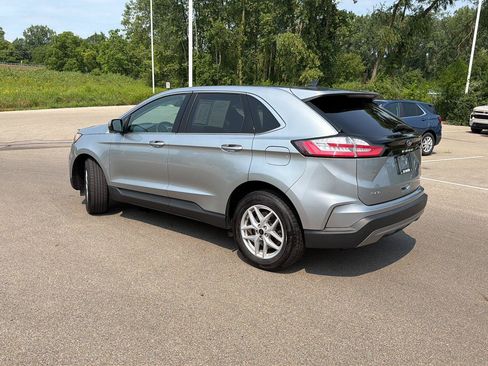 Used 2024 Ford Edge SEL AWD/4WD image 3