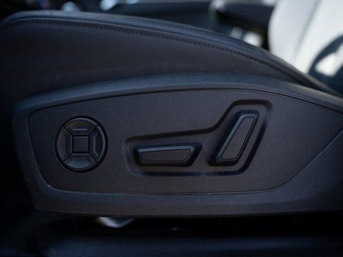 Certified 2025 Audi Q3 2.0T Premium Plus w/ Premium Plus Package image 19