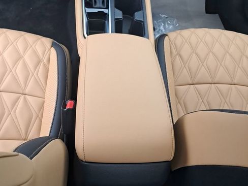 Used 2025 Nissan Sentra SV w/ SV Premium Package image 27