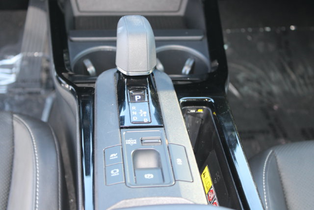 Used 2024 Toyota Prius XLE FWD image 17