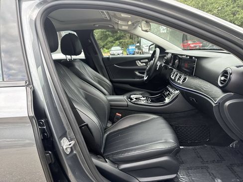 Used 2017 Mercedes-Benz E 300 4MATIC image 26