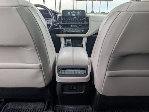 Used 2022 Nissan Pathfinder SL w/ SL Premium Package AWD/4WD image 19