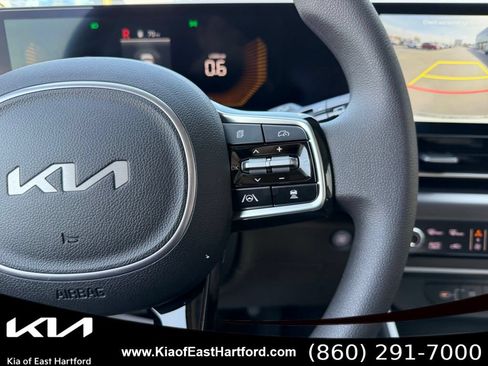 New 2026 Kia Carnival LX FWD image 33