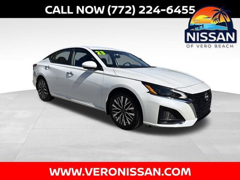 Certified 2023 Nissan Altima 2.5 SV image 1