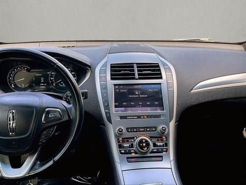 Used 2020 Lincoln MKZ FWD image 8