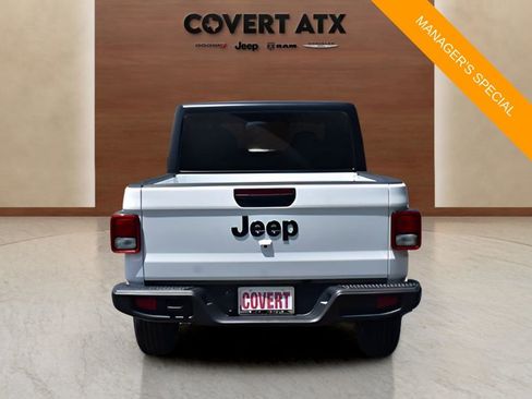 New 2025 Jeep Gladiator Sport image 4