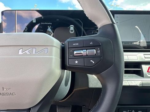 New 2025 Kia K4 GT-Line w/ GT-Line Premium Package image 27