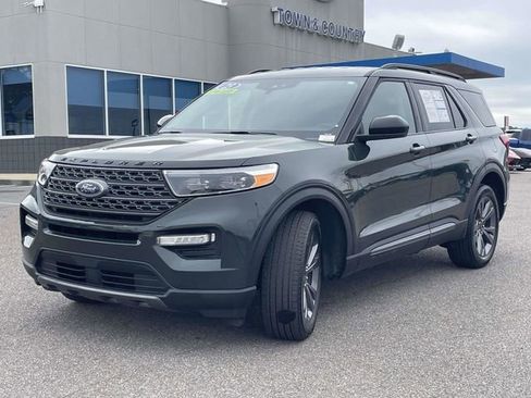 Certified 2023 Ford Explorer XLT w/ Equipment Group 202A image 7