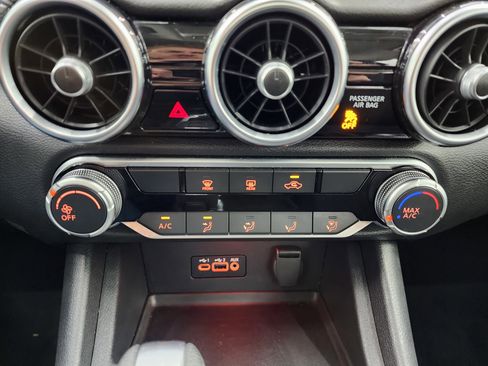 Used 2023 Nissan Sentra SV image 15