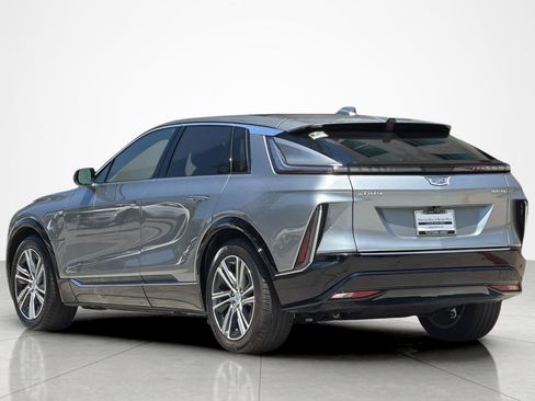 Used 2024 Cadillac Lyriq Luxury AWD/4WD image 3