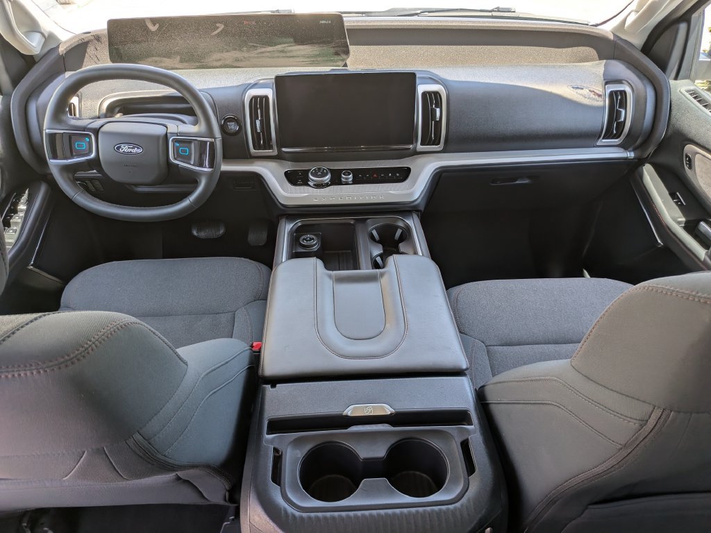 Certified 2025 Ford Expedition Active AWD/4WD image 9