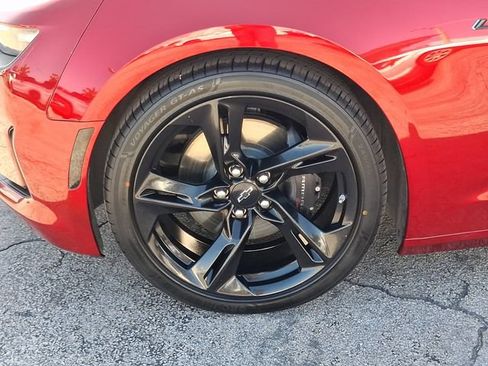 Used 2023 Chevrolet Camaro LT RWD image 5